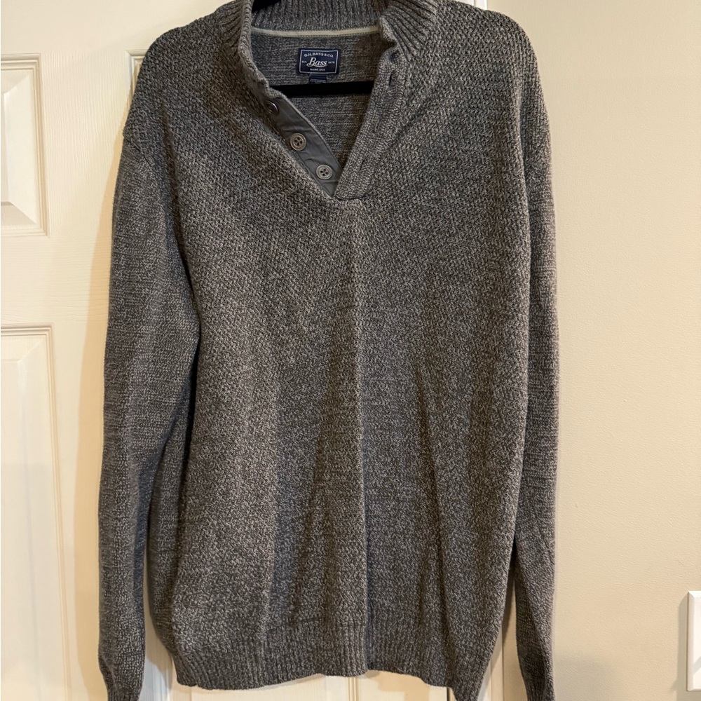 G.H. Bass & Co. Gray V-Neck Sweater Classic Knit